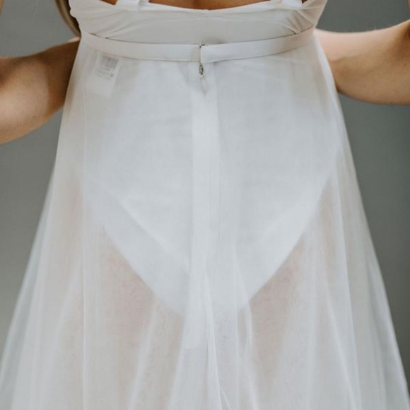 Emily by Untamed Petals - Picture 2 of 15